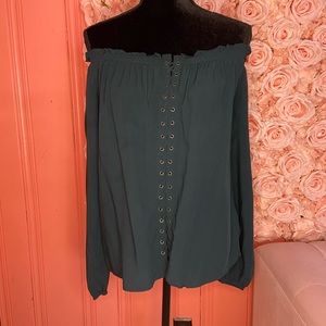 OFF THE SHOULDER BLOUSE